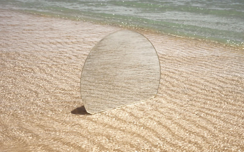 Materiały przyszłości – dlaczego współczesne lustra nie są już tylko szklane